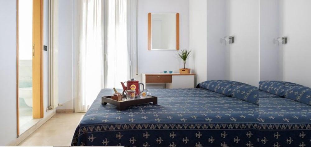 Hotel Kadett ริมินี ภายนอก รูปภาพ